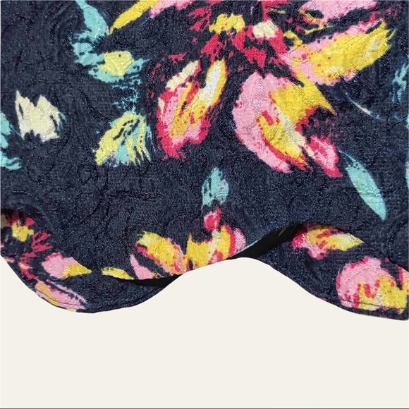 Lush Lace Scalloped Skirt - Picture 6 of 9